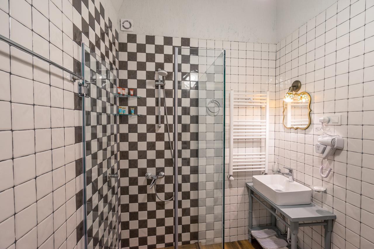 Doors Meidan Design Hotel ティビリシ エクステリア 写真